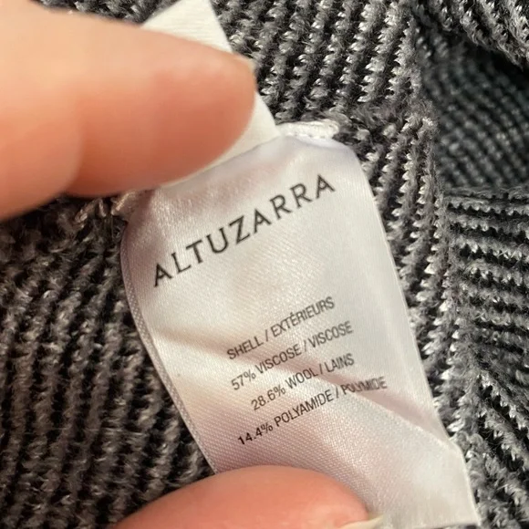 Altuzarra sweater. Very warm and thick. So soft. Excellent used condition - Picture 4 of 6